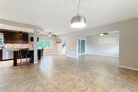 Casa en venta en Orlando, Florida, 3 dormitorios, 142.79 m2 № 1900138 - foto 12