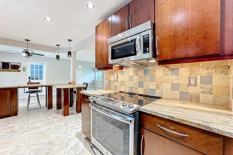 Casa en venta en Orlando, Florida, 3 dormitorios, 142.79 m2 № 1900138 - foto 15