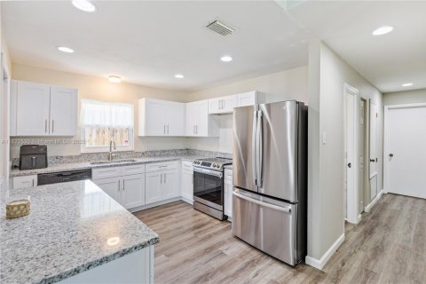 Casa en venta en Orlando, Florida, 4 dormitorios № 1938313 - foto 7
