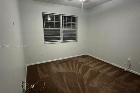 Снять в аренду кондоминиум в Корал-Спрингс, Флорида 3 спальни, 115.2м2, № 1992512 - фото 7