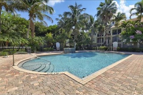 Снять в аренду кондоминиум в Корал-Спрингс, Флорида 3 спальни, 115.2м2, № 1992512 - фото 18