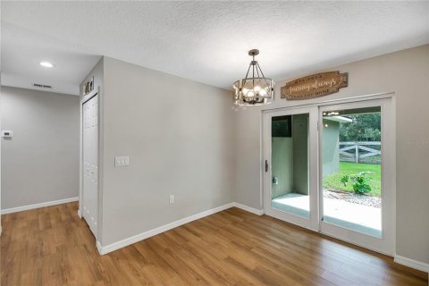 Casa en venta en Umatilla, Florida, 3 dormitorios, 116.78 m2 № 1915237 - foto 8