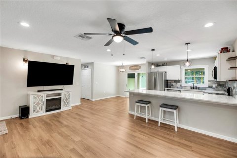 Casa en venta en Umatilla, Florida, 3 dormitorios, 116.78 m2 № 1915237 - foto 5