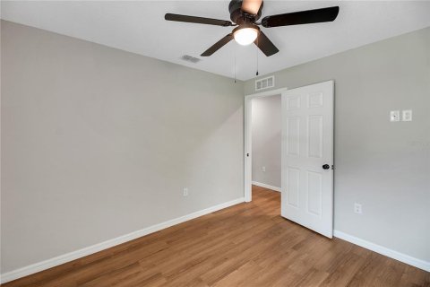 Casa en venta en Umatilla, Florida, 3 dormitorios, 116.78 m2 № 1915237 - foto 25