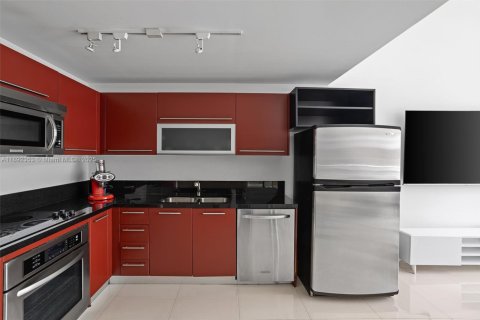 Copropriété à louer à Miami, Floride: 1 chambre, 90.86 m2 № 1945809 - photo 3