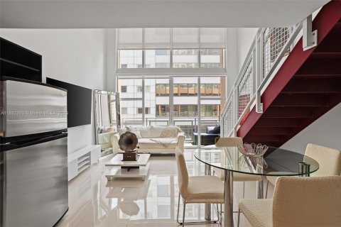 Copropriété à louer à Miami, Floride: 1 chambre, 90.86 m2 № 1945809 - photo 1
