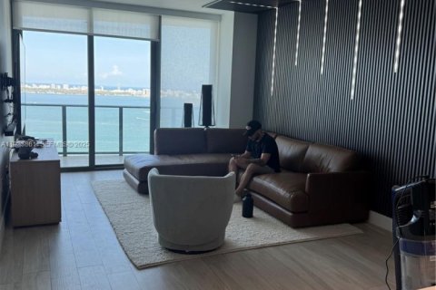 Condominio en alquiler en Miami, Florida, 2 dormitorios, 101.73 m2 № 1992161 - foto 12