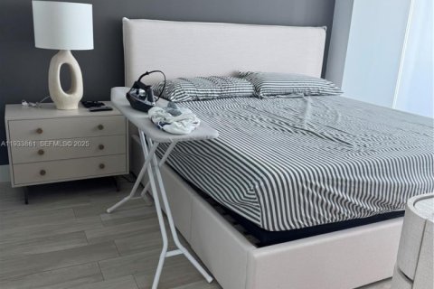 Condominio en alquiler en Miami, Florida, 2 dormitorios, 101.73 m2 № 1992161 - foto 9