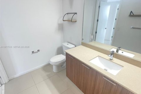 Condo in Doral, Florida, 1 bedroom  № 2041111 - photo 8