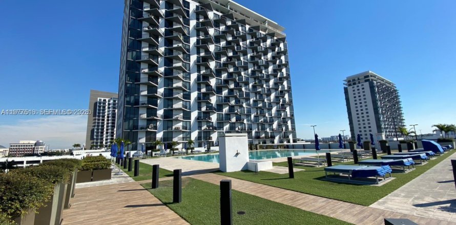 Condo in Doral, Florida, 1 bedroom  № 2041111