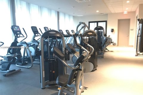 Condo in Doral, Florida, 1 bedroom  № 2041111 - photo 13