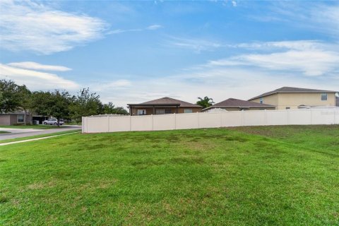 Villa ou maison à vendre à Dover, Floride: 4 chambres, 242.66 m2 № 2280558 - photo 15