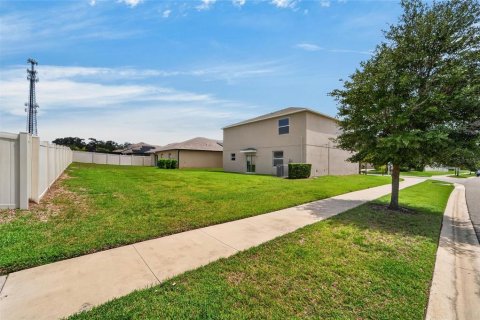 Villa ou maison à vendre à Dover, Floride: 4 chambres, 242.66 m2 № 2280558 - photo 3
