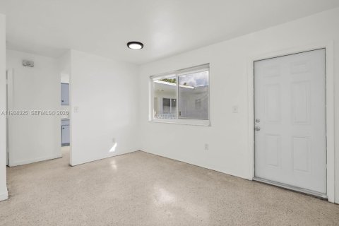 Снять в аренду квартиру в Майами, Флорида 1 спальня, № 1995874 - фото 7