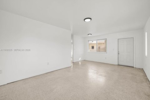 Снять в аренду квартиру в Майами, Флорида 1 спальня, № 1995874 - фото 5