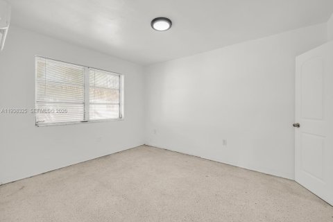 Снять в аренду квартиру в Майами, Флорида 1 спальня, № 1995874 - фото 12