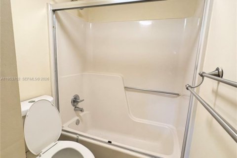 Condo in Boca Raton, Florida, 2 bedrooms  № 2008167 - photo 9