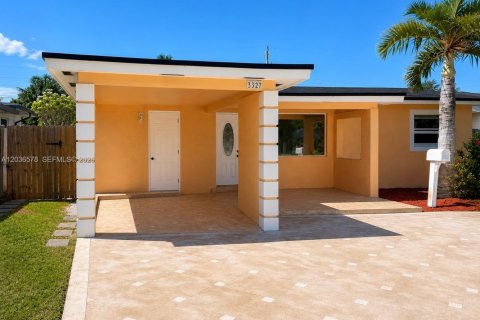 Casa en venta en Hollywood, Florida, 3 dormitorios, 149.94 m2 № 2173387 - foto 4