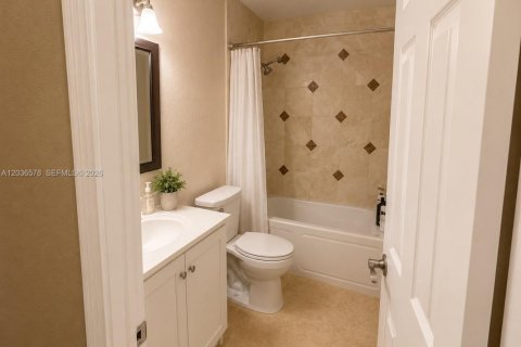 Casa en venta en Hollywood, Florida, 3 dormitorios, 149.94 m2 № 2173387 - foto 12