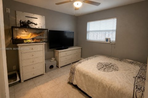 Casa en venta en Hollywood, Florida, 3 dormitorios, 149.94 m2 № 2173387 - foto 9
