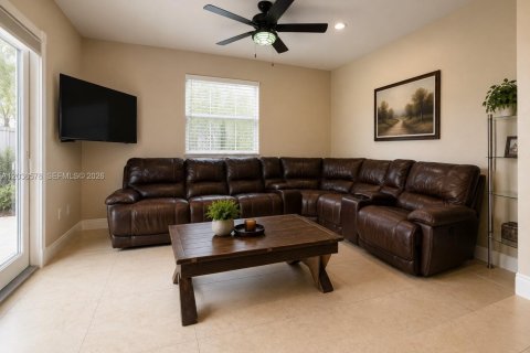 Casa en venta en Hollywood, Florida, 3 dormitorios, 149.94 m2 № 2173387 - foto 27