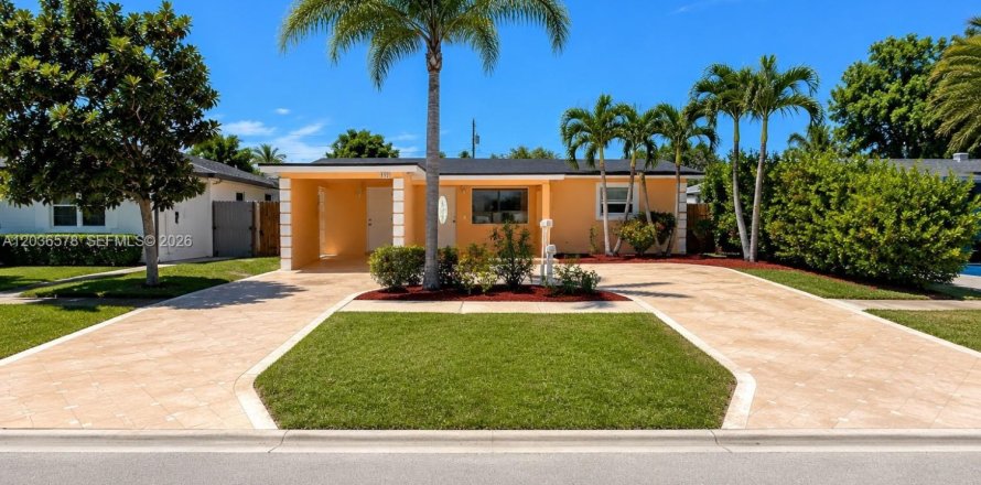 Casa en Hollywood, Florida 3 dormitorios, 149.94 m2 № 2173387