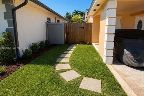 Casa en venta en Hollywood, Florida, 3 dormitorios, 149.94 m2 № 2173387 - foto 8