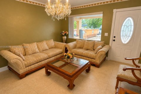 Casa en venta en Hollywood, Florida, 3 dormitorios, 149.94 m2 № 2173387 - foto 19