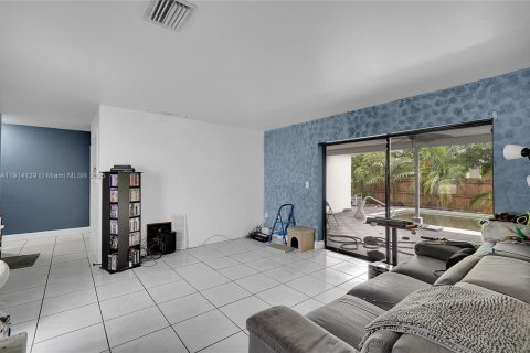 Купить виллу или дом в Мирамар, Флорида 3 спальни, 131.55м2, № 2041071 - фото 10