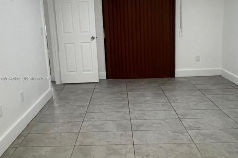 Купить кондоминиум в Хомстед, Флорида 2 спальни, 89.19м2, № 2054696 - фото 3