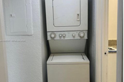 Купить кондоминиум в Хомстед, Флорида 2 спальни, 89.19м2, № 2054696 - фото 8