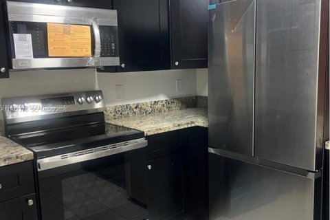 Купить кондоминиум в Хомстед, Флорида 2 спальни, 89.19м2, № 2054696 - фото 13