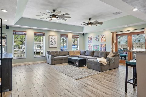 Casa en venta en Saint Petersburg, Florida, 3 dormitorios, 170.01 m2 № 1615127 - foto 7