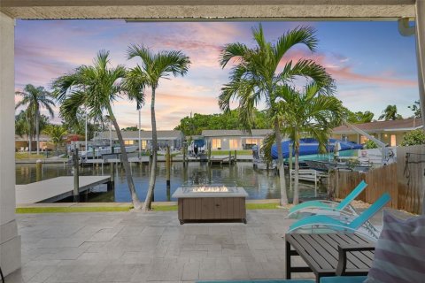 Casa en venta en Saint Petersburg, Florida, 3 dormitorios, 170.01 m2 № 1615127 - foto 2