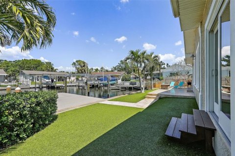 Casa en venta en Saint Petersburg, Florida, 3 dormitorios, 170.01 m2 № 1615127 - foto 26