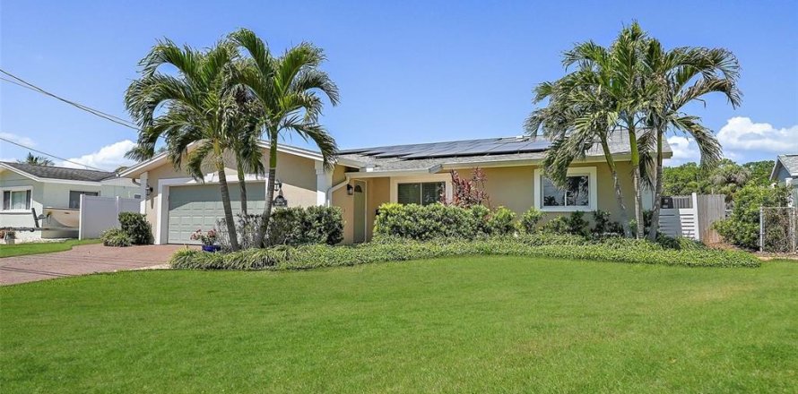 Casa en Saint Petersburg, Florida 3 dormitorios, 170.01 m2 № 1615127