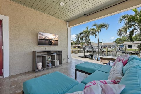 Casa en venta en Saint Petersburg, Florida, 3 dormitorios, 170.01 m2 № 1615127 - foto 22