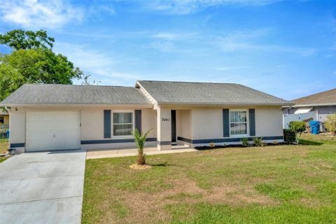 House in Brooksville, Florida 3 bedrooms, 120.96 sq.m. № 1620518 - photo 1