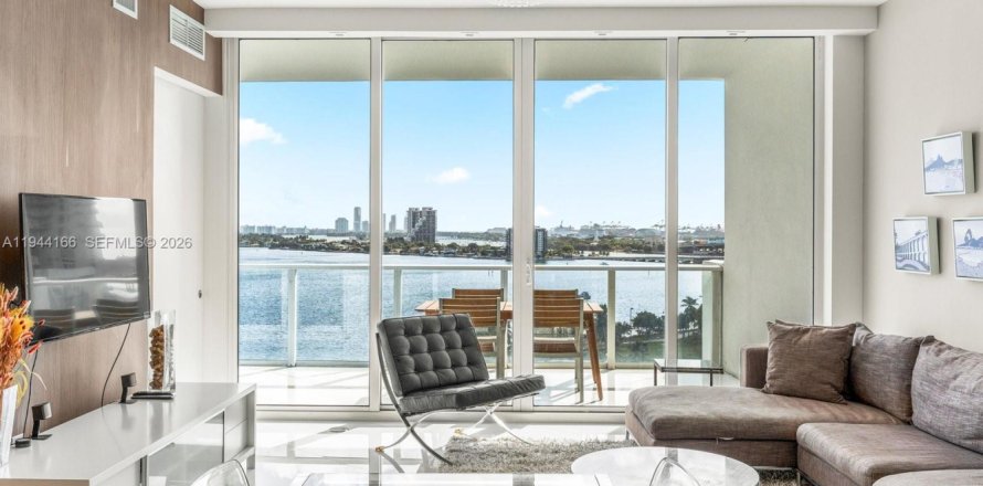 Condo à Miami, Floride, 1 chambre  № 2000927