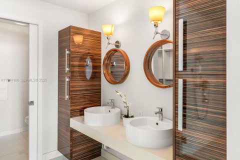 Copropriété à vendre à Miami, Floride: 1 chambre, 105.44 m2 № 2000927 - photo 23