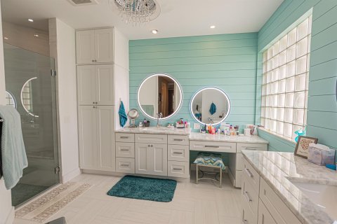 House in Port St. Lucie, Florida 3 bedrooms, 284.84 sq.m. № 2191254 - photo 15
