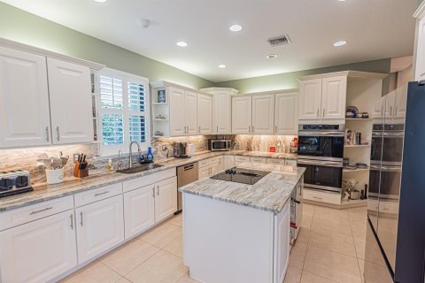 House in Port St. Lucie, Florida 3 bedrooms, 284.84 sq.m. № 2191254 - photo 5