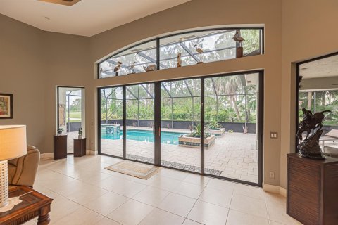House in Port St. Lucie, Florida 3 bedrooms, 284.84 sq.m. № 2191254 - photo 12