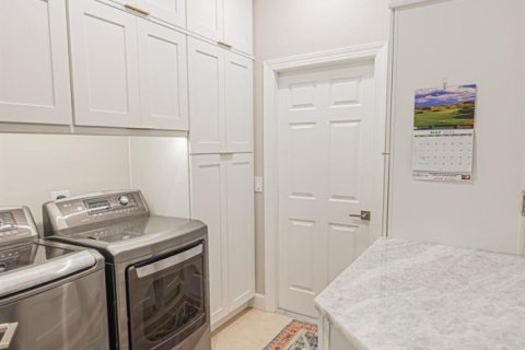 House in Port St. Lucie, Florida 3 bedrooms, 284.84 sq.m. № 2191254 - photo 22