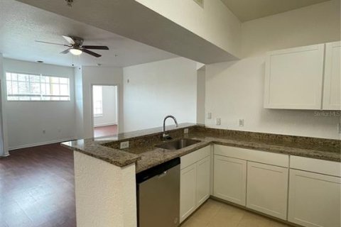 Condo in Tampa, Florida, 2 bedrooms  № 1772943 - photo 7