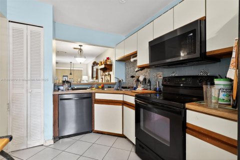 Condo in Jacksonville, Florida, 2 bedrooms  № 1947371 - photo 3