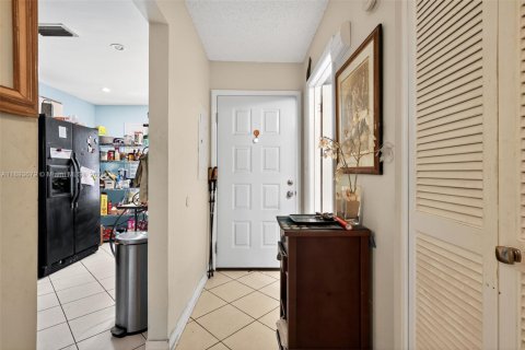 Condo in Jacksonville, Florida, 2 bedrooms  № 1947371 - photo 4