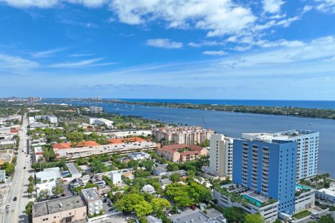 Condo in West Palm Beach, Florida, 3 bedrooms  № 1097948 - photo 1