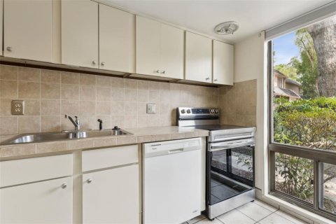 Condo in Winter Springs, Florida, 3 bedrooms  № 1741009 - photo 9