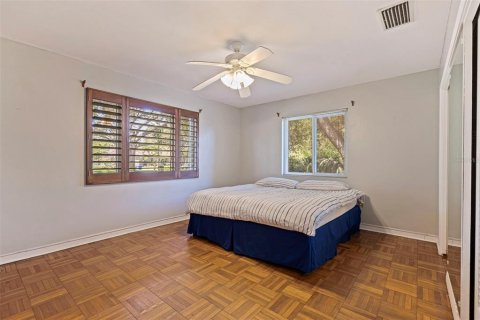 House in Saint Petersburg, Florida 3 bedrooms, 225.57 sq.m. № 1800006 - photo 30